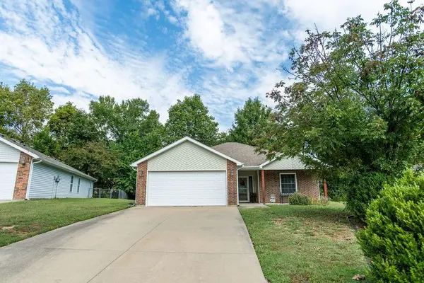 399 Hazelwood DR, Warrensburg, MO 64093