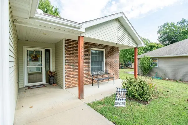 399 Hazelwood DR, Warrensburg, MO 64093