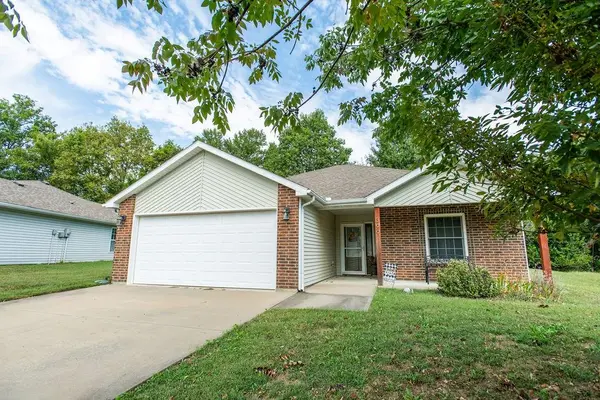 399 Hazelwood DR, Warrensburg, MO 64093