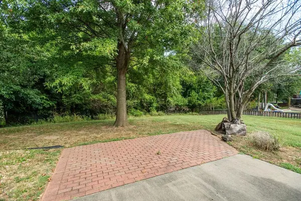 399 Hazelwood DR, Warrensburg, MO 64093