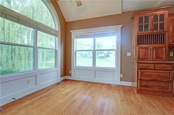 2110 NE Colonnade AVE, Grain Valley, MO 64029