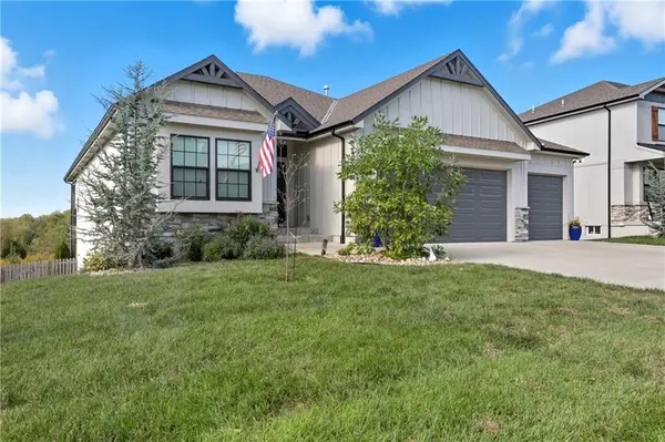 512 Wilds Pkwy, Greenwood, MO 64034