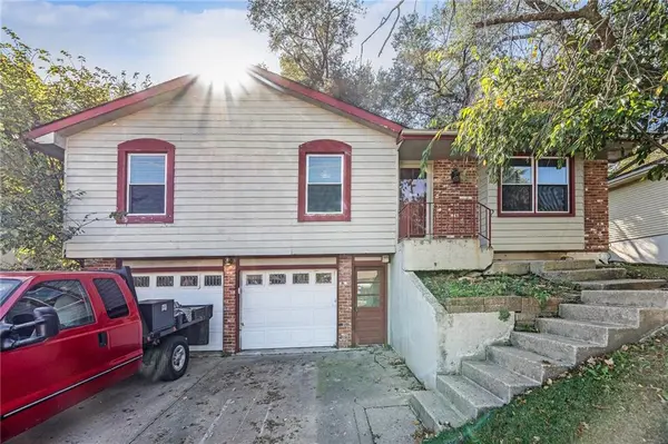 7609 NW 73rd ST, Kansas City, MO 64152
