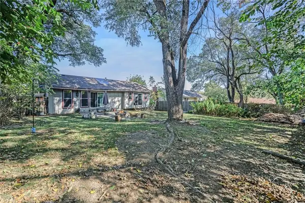 7609 NW 73rd ST, Kansas City, MO 64152