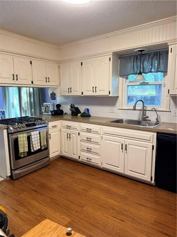 109 N HARRISON ST, Spring Hill, KS 66083