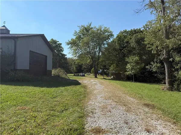28114 S Bennett RD, Freeman, MO 64746