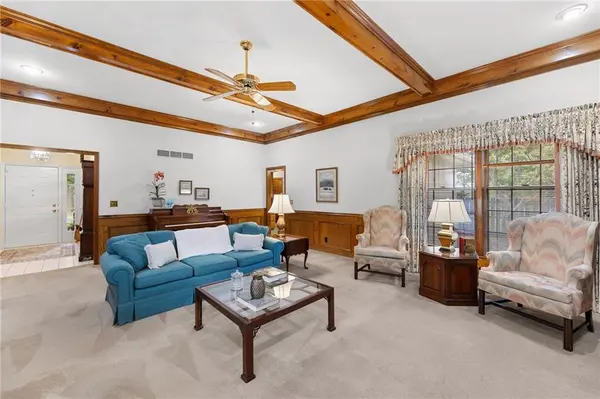 8712 W 113th ST, Overland Park, KS 66210