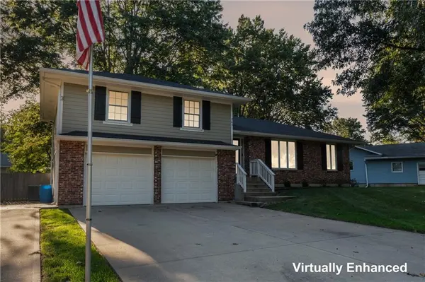 205 S Broadmoor ST, Louisburg, KS 66053
