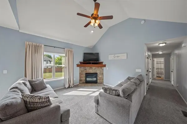 1908 N 159 TER, Basehor, KS 66007