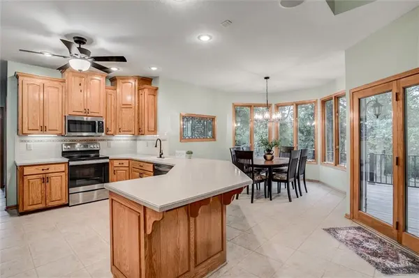 18180 S 153rd ST, Basehor, KS 66007