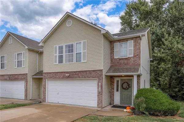 1618 NW Samantha CT, Blue Springs, MO 64015
