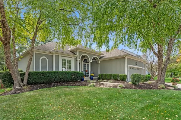 7903 W 156th TER, Overland Park, KS 66223