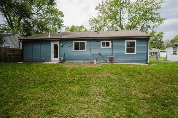3380 SW Kirklawn AVE, Topeka, KS 66611
