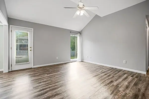 411 W 5th ST, Edgerton, KS 66021
