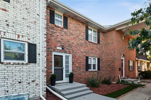 8604 W 84th TER, Overland Park, KS 66212
