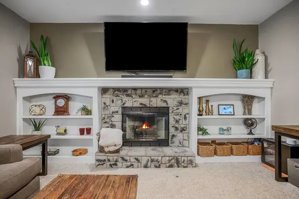 21525 W 51st ST, Shawnee, KS 66226