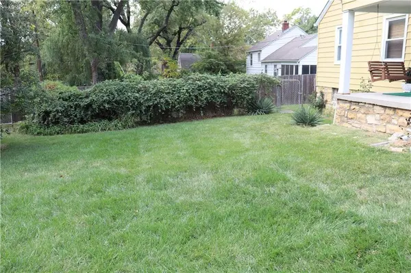 4724 Catalina ST, Roeland Park, KS 66205