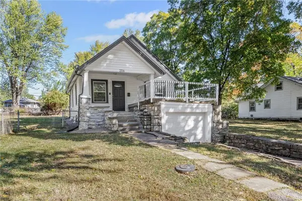 206 W 82nd TER, Kansas City, MO 64114