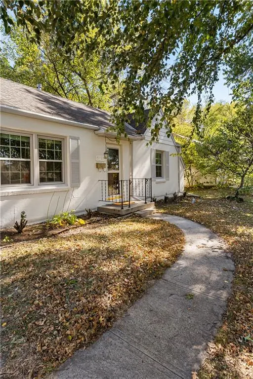 5037 Canterbury RD, Roeland Park, KS 66205