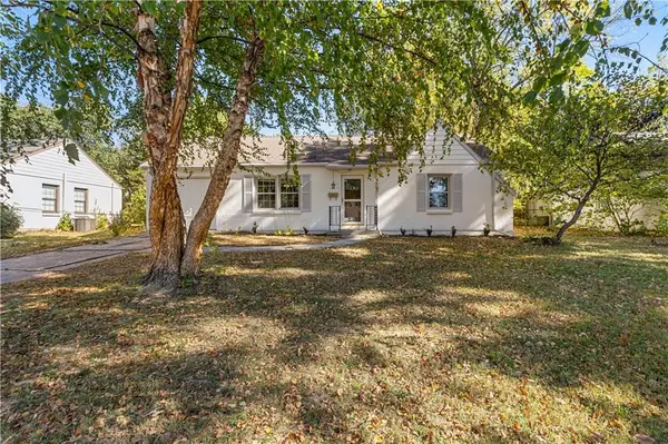 5037 Canterbury RD, Roeland Park, KS 66205