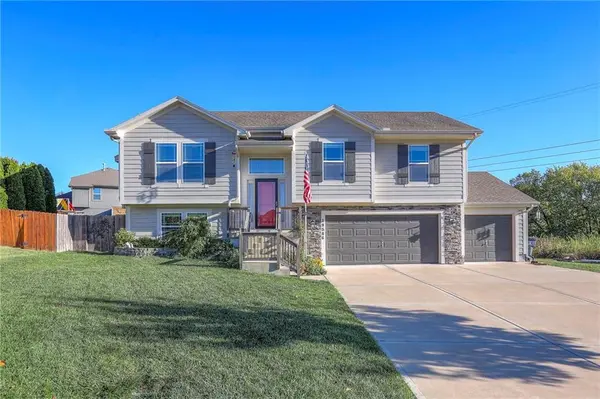 19586 W 121st ST, Olathe, KS 66061