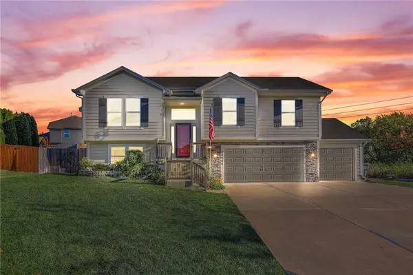 19586 W 121st ST, Olathe, KS 66061