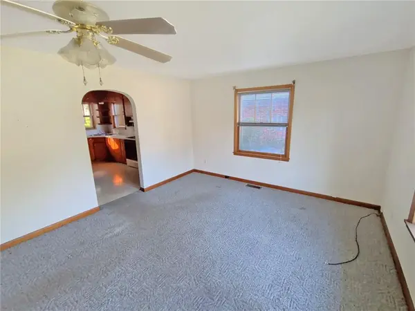 409 E Walker ST, Ash Grove, MO 65604