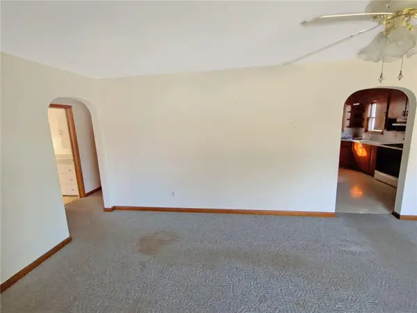 409 E Walker ST, Ash Grove, MO 65604