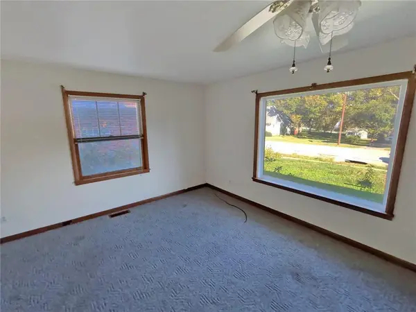 409 E Walker ST, Ash Grove, MO 65604