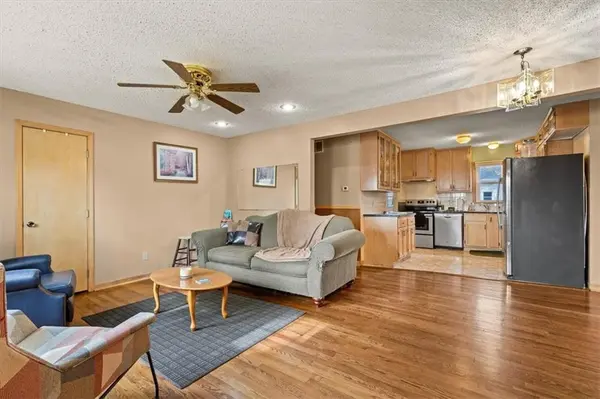 1636 W 22nd ST, Lawrence, KS 66046
