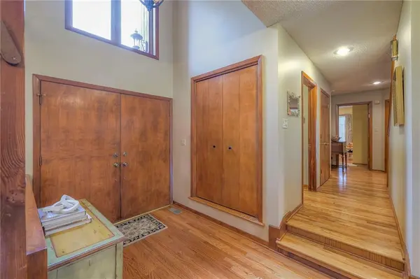 13801 Fontana ST, Leawood, KS 66224