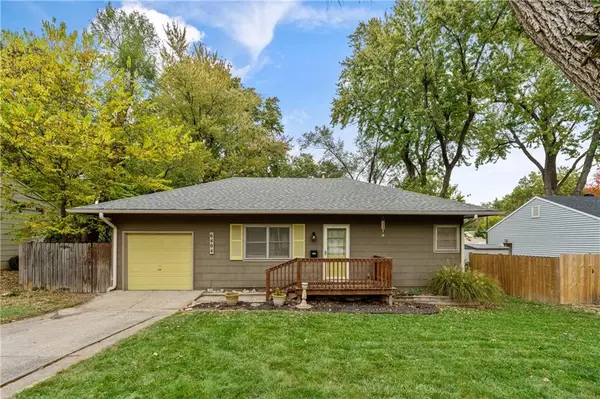 6404 W 82nd ST, Overland Park, KS 66204