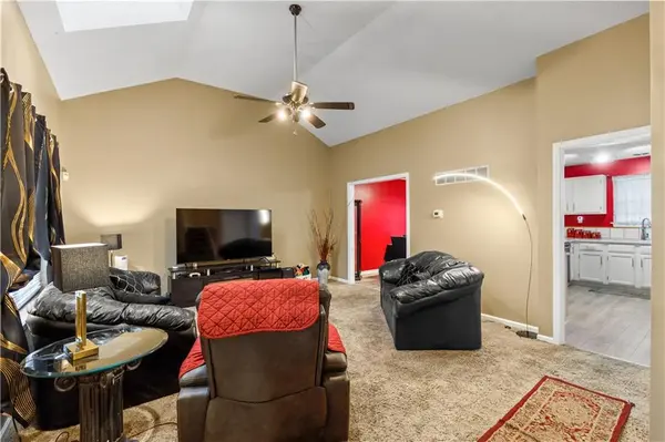 3500 E 75th ST, Kansas City, MO 64132