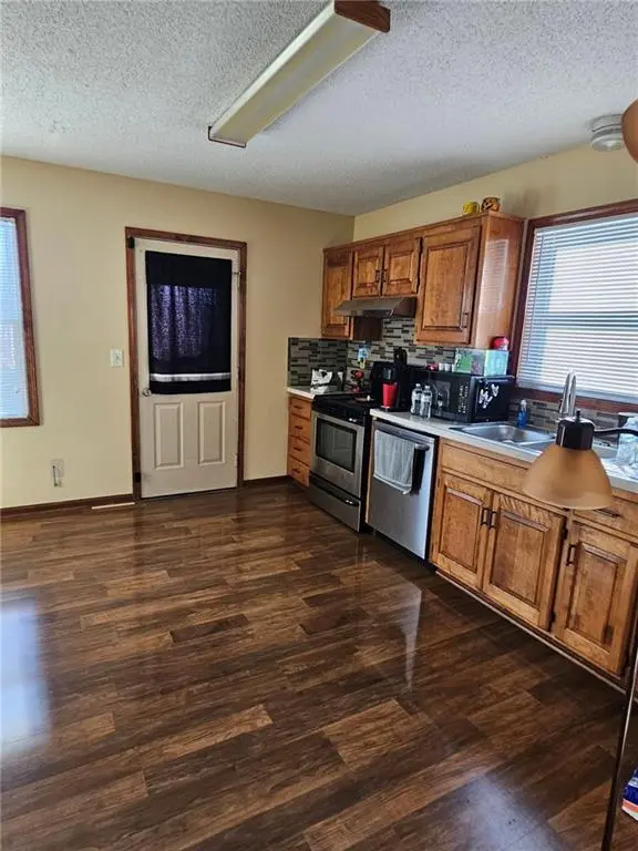 619/621 E Shawnee ST, Gardner, KS 66030