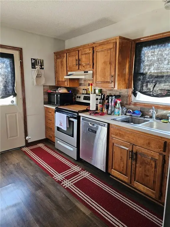 623/625 E Shawnee ST, Gardner, KS 66030