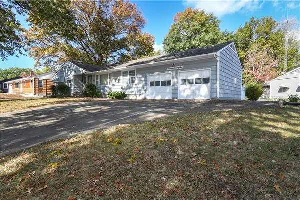 1326 E 126th ST, Grandview, MO 64030