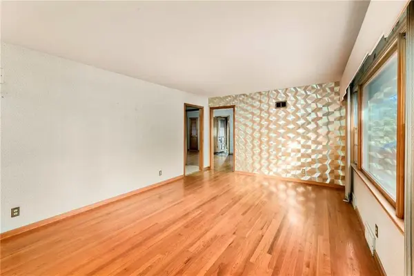 1326 E 126th ST, Grandview, MO 64030