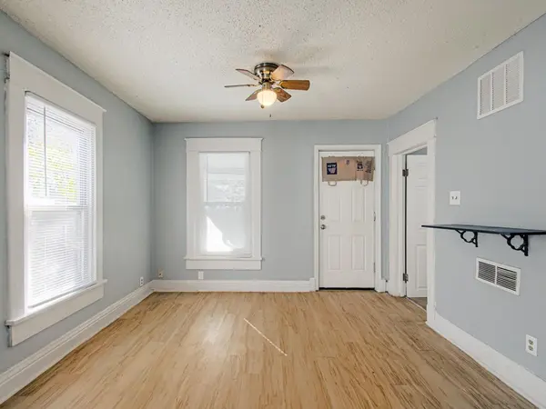 6024 E 11th ST, Kansas City, MO 64126