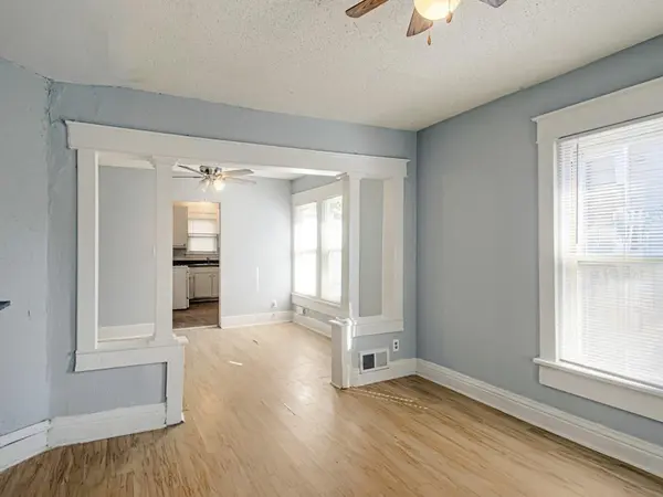 6024 E 11th ST, Kansas City, MO 64126