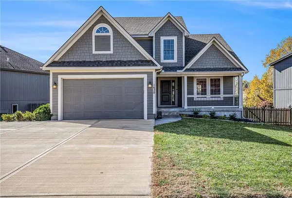 1620 Chadwick CV, Louisburg, KS 66053