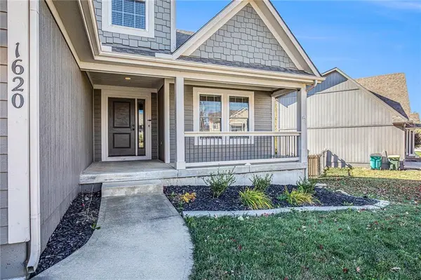 1620 Chadwick CV, Louisburg, KS 66053