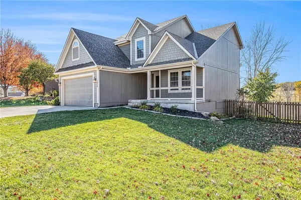 1620 Chadwick CV, Louisburg, KS 66053