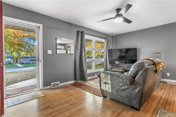 13017 W 92nd ST, Lenexa, KS 66215