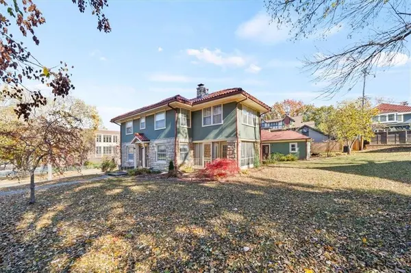 5701 Wornall RD, Kansas City, MO 64113