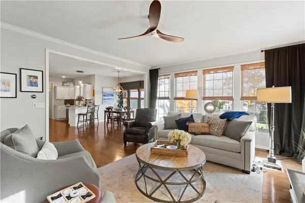 12721 Grandview ST, Overland Park, KS 66213