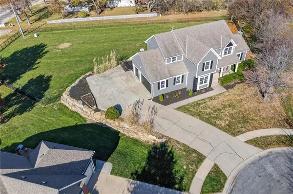 120 E GRAND ST, Gardner, KS 66030