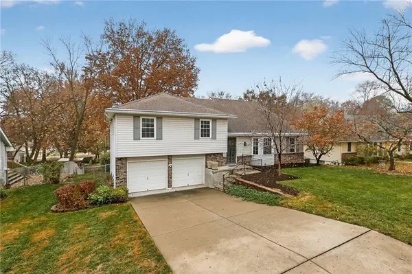 837 NW 69th ST, Kansas City, MO 64118