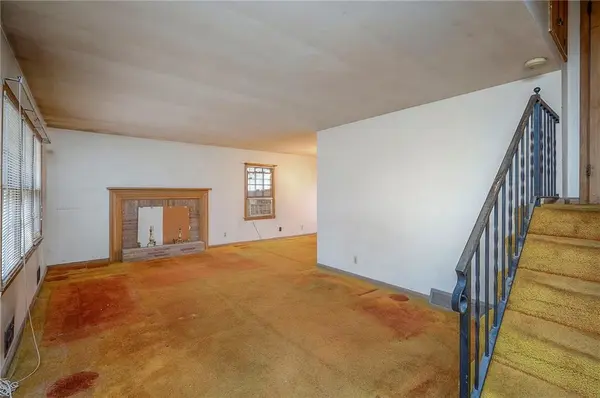 2806 W 48th ST, Westwood, KS 66205