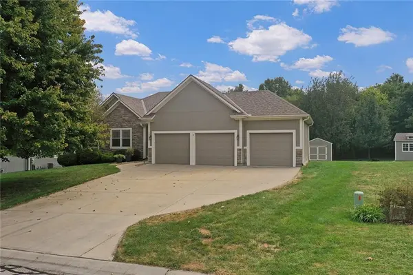 15373 Bradfort CT,  Basehor,  KS 66007