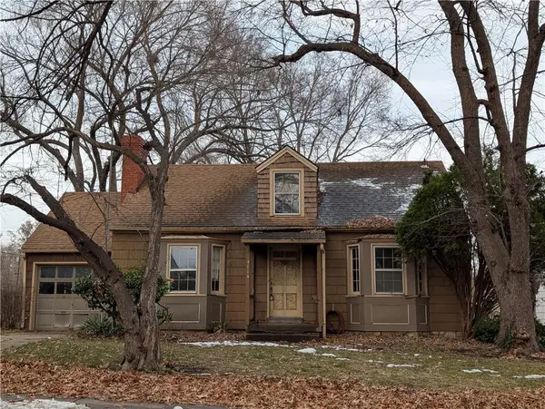 4114 W 53rd TER, Roeland Park, KS 66205